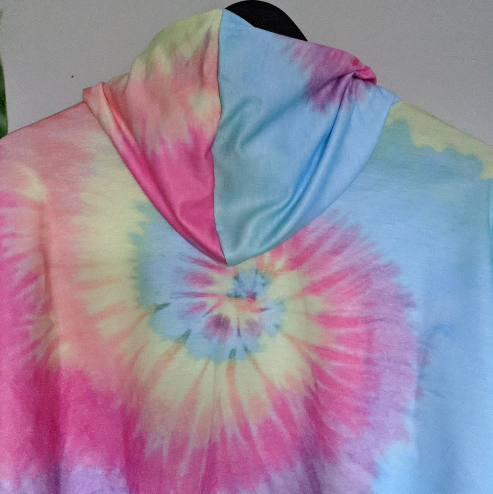 Tie dye cropped alien graphic trippy hoodie - Picture 4 of 6